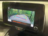 【バックカメラ】駐車時に後方がリアルタイム映像で確認できます。大型商業施設や立体駐車場での駐車時や、夜間のバック時に大活躍!運転スキルに関わらず、今や必須となった装備のひとつです!