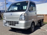 自社整備工場で点検整備をおこなってからお渡ししています。車検が残っている場合は『12ヶ月点検整備』を、車検整備付きの場合は『車検整備』をおこないます。整備費用は車両本体価格に含まれています。