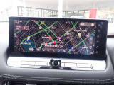 メーカー純正の大画面メモリナビが装備されております♪