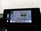 バックガイドモニターで、後方を確認しながら安心して駐車することができます。運転初心者も熟練者も必須の機能ですよ!