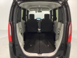 リアシートを倒すと、ラゲッジスペースを広くお使いいただけます!