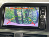 【バックカメラ】駐車時に後方がリアルタイム映像で確認できます。大型商業施設や立体駐車場での駐車時や、夜間のバック時に大活躍!運転スキルに関わらず、今や必須となった装備のひとつです!