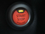 プッシュスタートボタンを押してエンジンON!