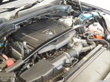 マセラティ新時代の2リッターL4 ハイブリッドエンジン 300馬力(カタログ値)。是非店頭でその走りやエギゾーストを、肌で、耳でご体感ください。