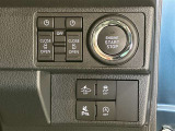 両側パワースライドドア付きだから、狭い駐車スペースなどでの 乗り降りラクラク!小さなお子さまのいるご家庭には嬉しい装備。