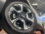 【純正18インチアルミホイール】外観にマッチした純正アルミホイールを装着しております。各種社外アルミホイールや、スタッドレスタイヤも取扱いしております。是非ご相談ください♪