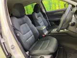 運転席シート廻りは使用感も少なく、良好な状態となっています。丁寧に使われていたことがよくわかりますね。