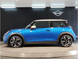 気密性の高いMINIは外観のかわいらしさとは裏腹に、外の雑音を遮り、高級感のある快適なドライブをお楽しみいただけます。