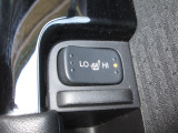 運転席&助手席シートヒーターが付いてます。寒い冬でもスイッチONで座面をあたたかくして、ドライブをさらに快適にしてくれます。HIとLOの2段階に温度設定が可能です。