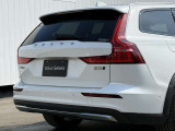 ◆バック/万が一を考え、安全性を重視する方に選ばれているVOLVO車。ドアを開閉するとその重み・厚みに驚くはず