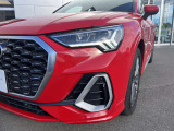 Audiは「Vorsprung durch Technik」(技術による先進)をモットーに、優れた技術力によって、ドライバーに素晴らしい走行体験をもたらしてくれます。