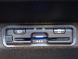 ■【ETC車載器】が装備されています。セットアップをしてお渡しとなり、ETCカードを差し込むだけで高速道路の利用が可能です。