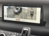【3Dサラウンドカメラ】車両周辺360度の状況を立体的に表示するシステムで、駐車や狭い場所での運転、オフロード走行時に非常に役立ちます。