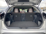 【ラゲッジスペース】リアシートを倒せばこの大容量!!ダンボールなどの大きい荷物も釣り具などの長尺物まで様々載せられそうです!!