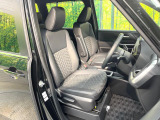 運転席シート廻りは使用感も少なく、良好な状態となっています。前オーナー様が丁寧に使っていたことがよくわかりますね。