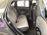 ゆったりリアシートです。また、折りたたむ事もできます!