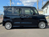 人気の軽自動車N-BOXカスタム入荷しました!室内ひろびろ・走りもキビキビ・燃費も良いからお財布にやさしい。ホンダN-BOXを選んで下さい!