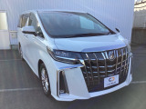 週末のロングドライブも、車内での待ち合わせの時間も、まるでもう一つのリビングで過ごしているかのような感覚をもたらしてくれるでしょう。
