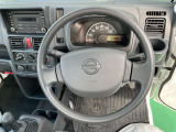 周囲が広く見わたせて運転しやすく室内も広々★