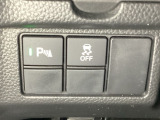 ハンドルの左下にHondaセンシング用の、VSA(ABS+TCS+横滑り抑制)解除スイッチなどがついています。