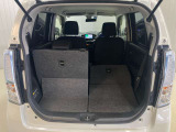【ラゲッジルーム】後部座席を倒せば大きな荷物も積むことが出来ます!!大きなゴルフバックなどもつめます。