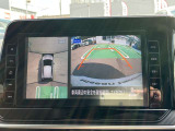 アラウンドビューモニター、駐車中の車を空から見下ろしているかのような映像で表示し、駐車をアシストします
