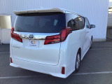 また、トヨタセーフティセンスをはじめとする先進的な機能は、日々の運転における心理的なゆとりをさりげなく支えてくれます。