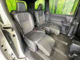 後部座席も気になるようなキズ・汚れやへたり等、大きなダメージはなく、良好な状態です。