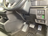 高速で便利なETC、電動スライドドア、燃費をよくするECON、横滑りを防ぐVSAなどのスイッチは、運転席の右側、手の届きやすい位置にあります。