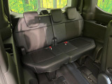3列目シートはもちろん状態良好☆大人でもゆったりと座って頂けますので、大人数でのお出かけもラクラクです♪ご家族で、気の知れた仲間で、ドライブに行くのが楽しみですね♪