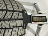 冬タイヤの残り溝は7.3mmです。スリップラインからは5.6mmとなっております。