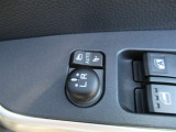 駐車時や狭い道でのすれ違い時に気を使うミラー。電動格納式ドアミラーはそんな時に便利です。
