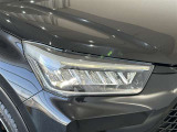 LEDヘッドライトです。デザイン性がよくとても明るいので、夜間の走行や悪天候でも安心です。しかも長寿命!