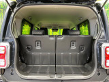 普段のお買い物や通勤、送迎等に十分な荷室スペースを確保しております。セカンドシートを倒すと、大きな荷物の積載も可能です♪