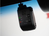 ◆ドライブレコーダー◆映像・音声などを記録する自動車用の装置です。 もしもの事故の際の記録はもちろん、旅行の際の思い出としてドライブの映像を楽しむことができます。