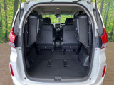 普段のお買い物や通勤、送迎等に十分な荷室スペースを確保しております。セカンドシートを倒すと、大きな荷物の積載も可能です♪