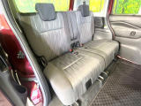 後部座席も気になるようなキズ・汚れやへたり等、大きなダメージはなく、良好な状態です。
