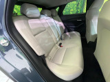 後部座席も気になるようなキズ・汚れやへたり等、大きなダメージはなく、良好な状態です。