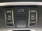 【両側パワースライドドア】スマートキーや運転席のスイッチで後席両側スライドドアの開閉が可能♪電動だから力を入れてドアを開ける必要が無く、小さなお子様でも簡単に開け閉めでき快適です♪