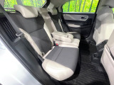 後部座席も気になるようなキズ・汚れやへたり等、大きなダメージはなく、良好な状態です。