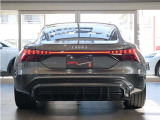 後続車両から長く見られるリヤスタイルも、Audiらしく上品で洗練されたデザインで見る人を惹きつけます。