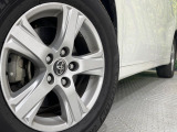 【純正16インチアルミホイール】外観にマッチした純正アルミホイールを装着しております。各種社外アルミホイールや、スタッドレスタイヤも取扱いしております。是非ご相談ください♪