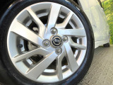 【純正アルミ14インチホイール】外観にマッチした純正アルミホイールを装着しております。各種社外アルミホイールや、スタッドレスタイヤも取扱いしております。是非ご相談ください♪