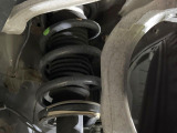 お車を安心してお乗りいただく為には、足回りの定期点検が欠かせません。サービスサポート(有償保証)では無料点検もご提供しており、安心のカーライフをお過ごしいただけるサポート体制が整っています。