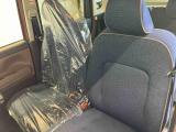 フロントシートです。ゆったり運転ができます。長距離ドライブもラクラク♪♪