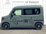 バックカメラが付いているのでバックでの車庫入れも安心です。