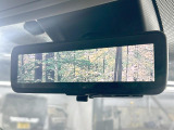 【デジタルインナーミラー】後席の大きな荷物や同乗者で後方が確認しづらい時でも安心!カメラが撮影した車両後方の映像をルームミラー内に表示。クリアな視界で状況の確認が可能です!