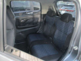 ☆二列目☆ やわらかな肌触りと快適な座り心地〜広々でゆったりな後部座席♪