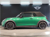 気密性の高いMINIは外観のかわいらしさとは裏腹に、外の雑音を遮り、高級感のある快適なドライブをお楽しみいただけます。