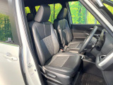 運転席シート廻りは使用感も少なく、良好な状態となっています。前オーナー様が丁寧に使っていたことがよくわかりますね。